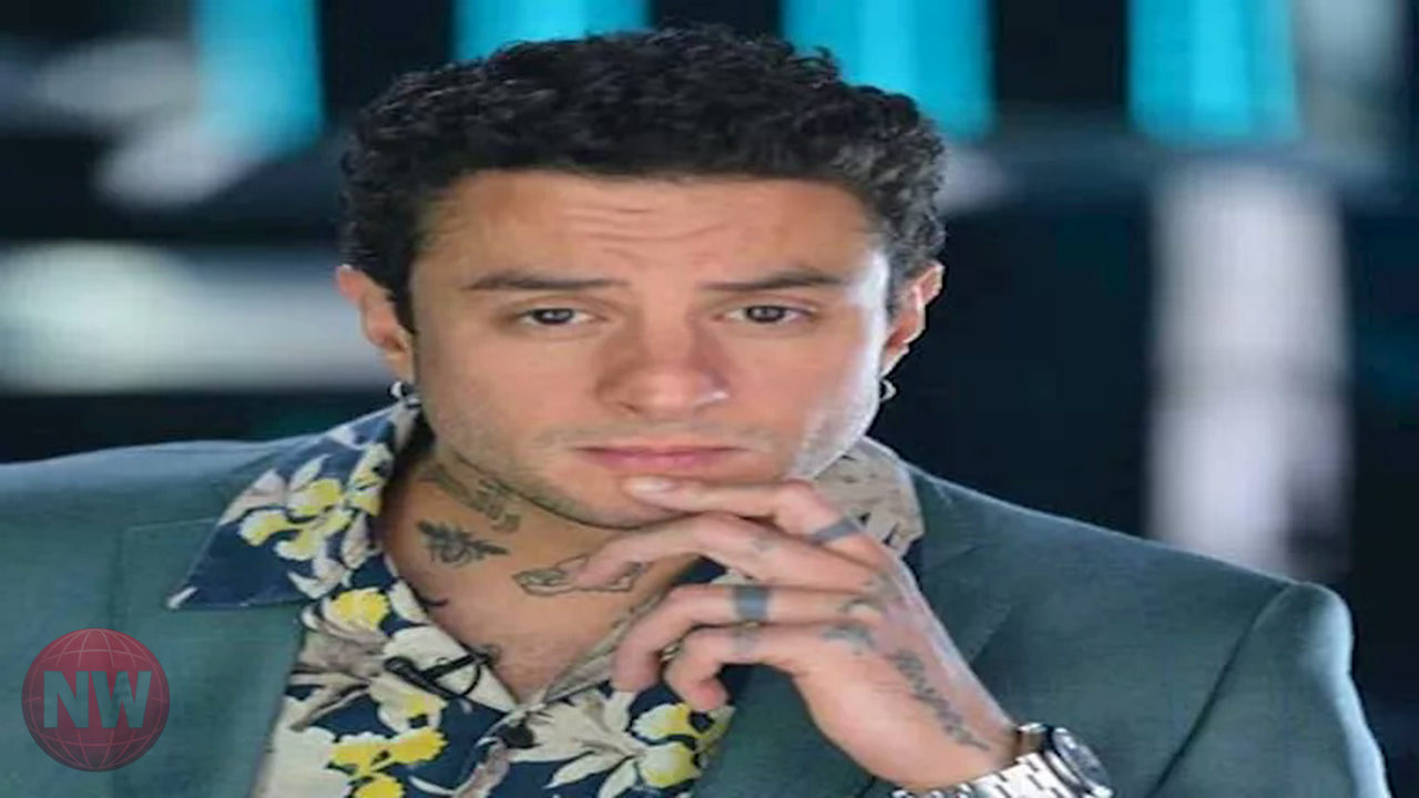 أحمد الفيشاوي يشارك صوراً له أثناء الصلاة ويهنئ الجمهور بقدوم رمضان