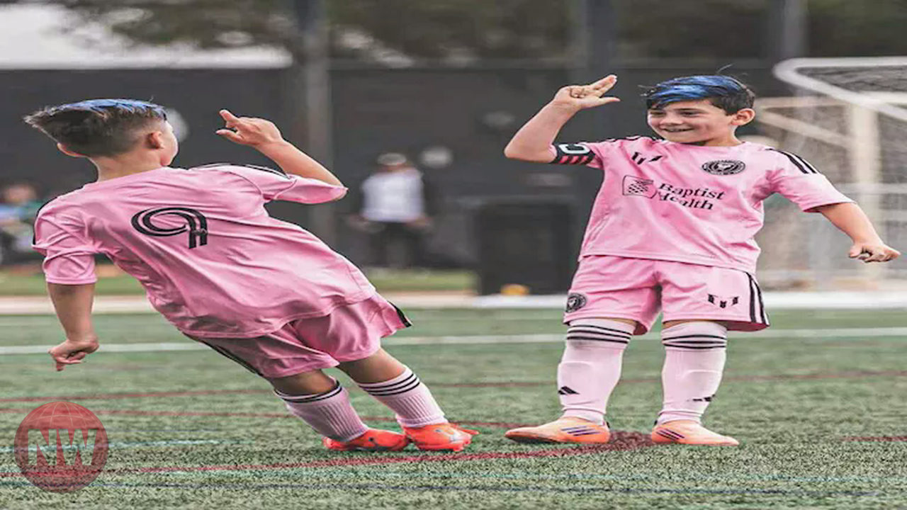 أبناء ميسي وسواريز يحتفلون بـ