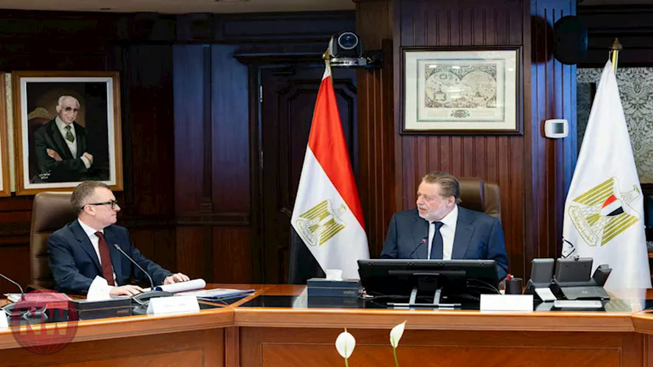 محافظ المركزي ووزير التخطيط يبحثان تنسيق السياسات لدعم استقرار الاقتصاد