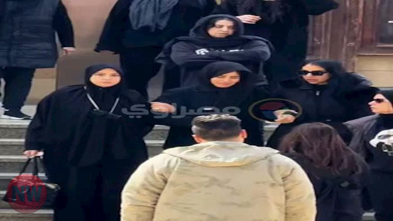 صلاة الجنازة على شقيق الفنانة زينة بحضور نجوم الفن