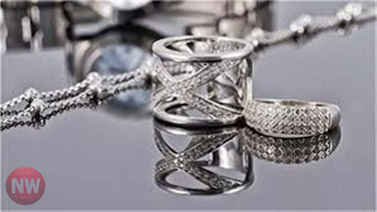 انخفاض سعر الفضة عالمياً بنسبة 5.9% إلى 88.3 دولار للأونصة اليوم