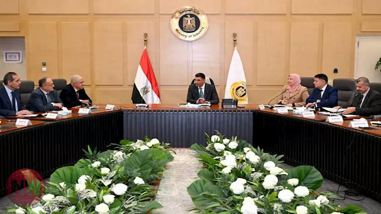 وزير الصناعة يبحث مع اتحاد الصناعات تفعيل الشراكة وتذليل عقبات الإنتاج