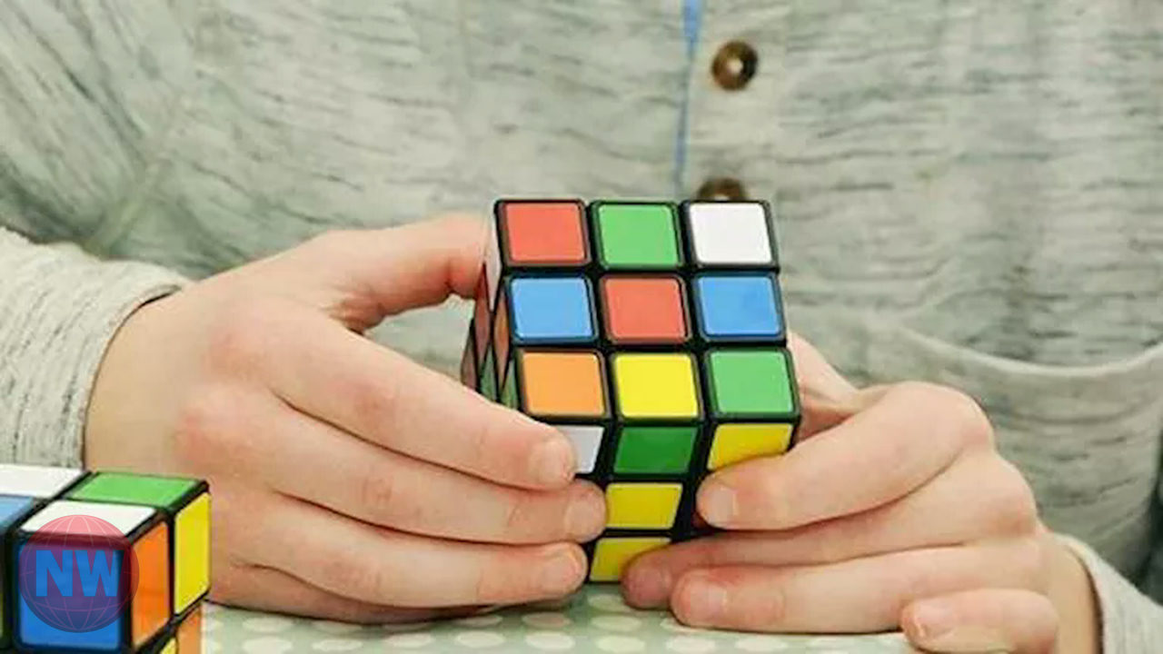 فوائد حل الألغاز اليومية: تعزيز الدماغ وتأخير الشيخوخة