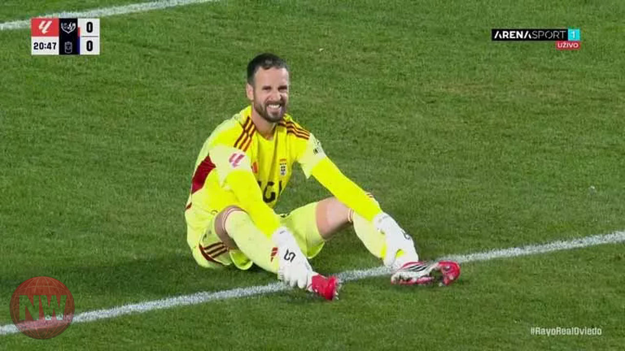 حارس ريال أوفييدو يساعد اللاعبين المسلمين على الإفطار خلال مباراة بالدوري الإسباني