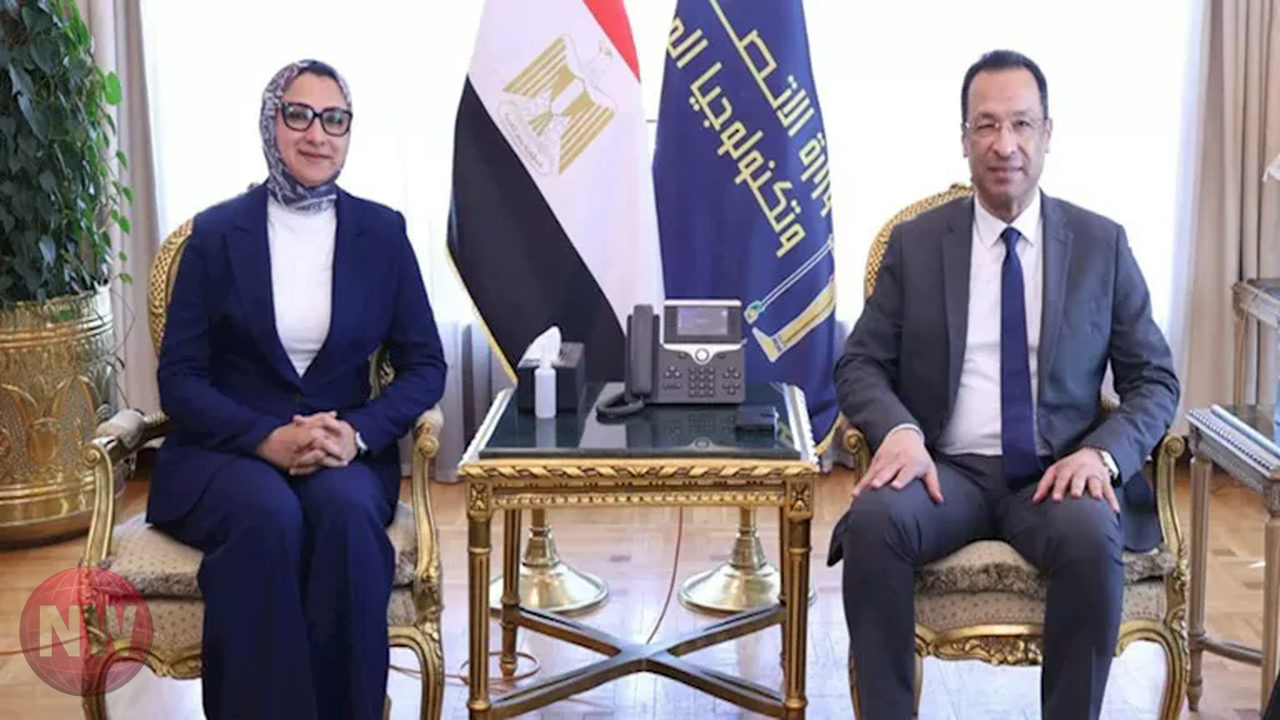 وزير الاتصالات ومحافظ الوادي الجديد يبحثان تعزيز التحول الرقمي