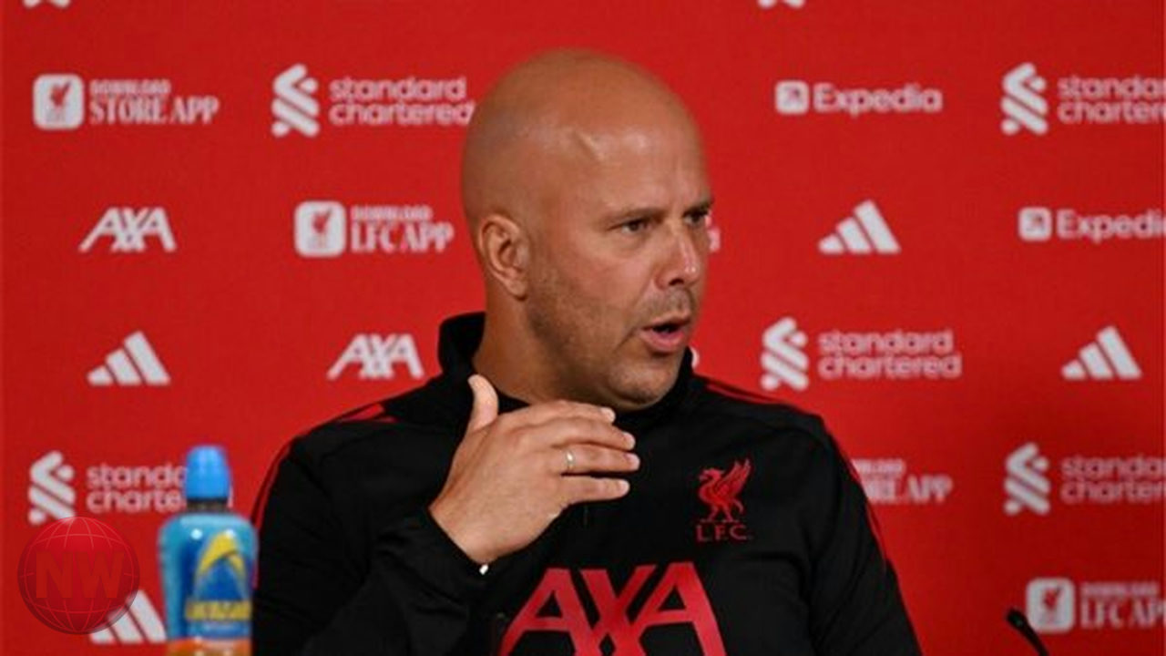 سلوت يعرب عن خيبة أمله بعد تعادل ليفربول ويشيد بثنائي الفريق الشاب