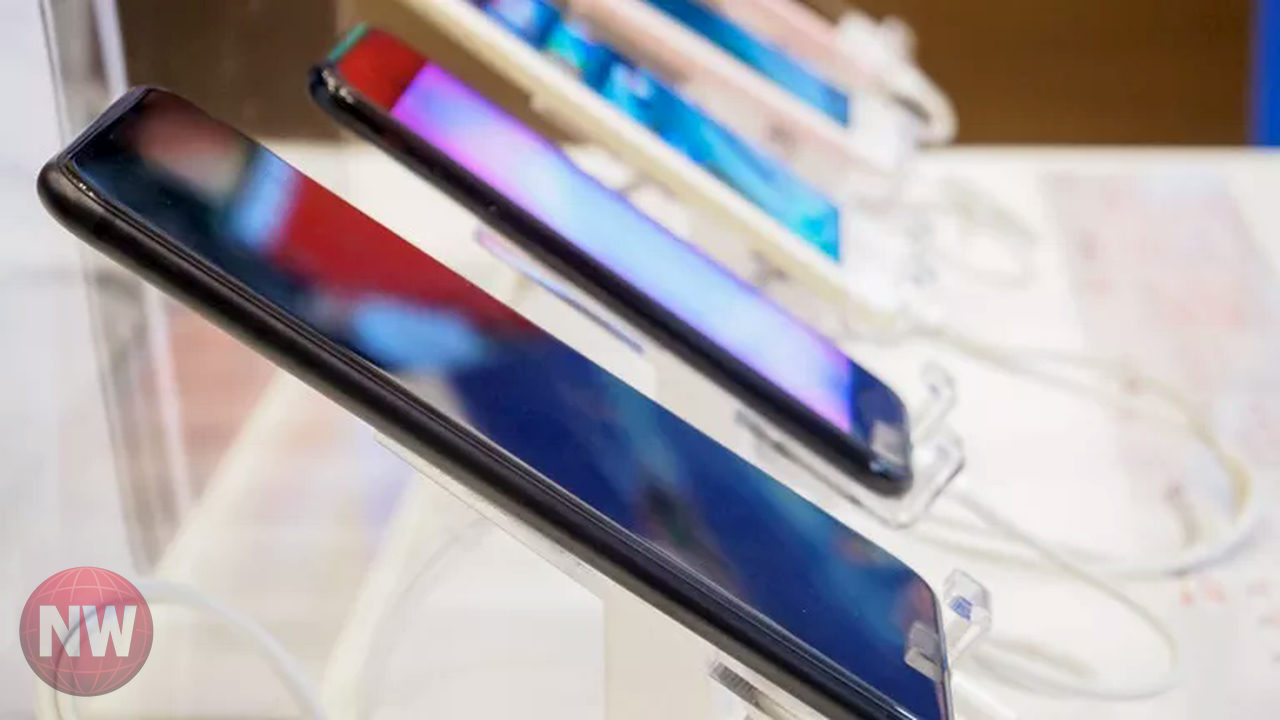 تجار المحمول: ارتفاع أسعار الهواتف نتيجة لزيادة تكاليف الإنتاج والشحن