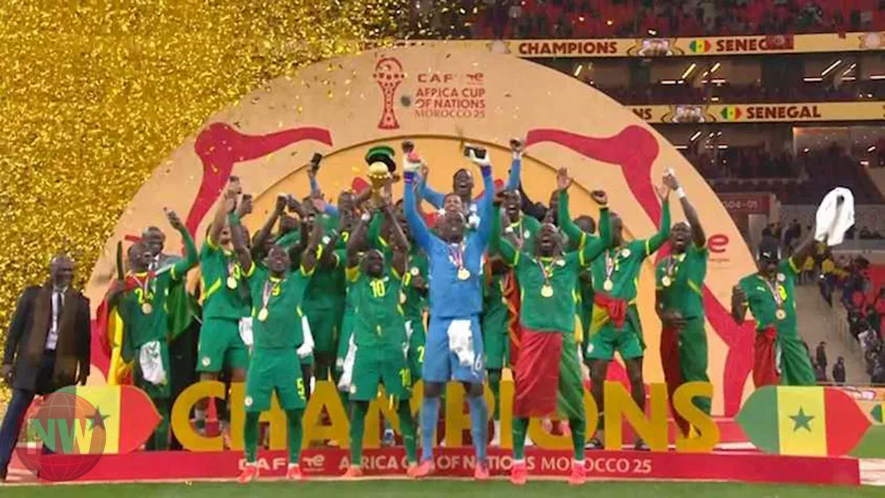 السنغال تتمسك بكأس أفريقيا وتستعد لعرض احتفالي رغم قرار الكاف