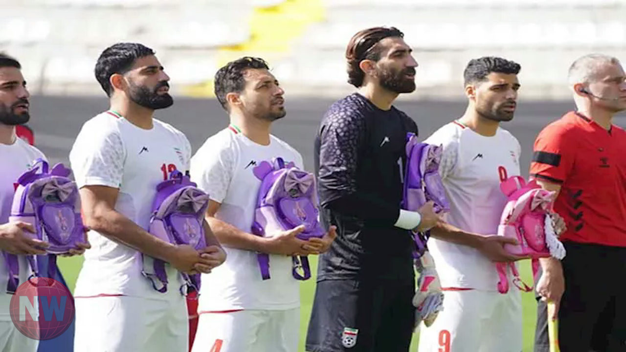 نجوم إيران يخلدون ذكرى ضحايا مدرسة ميناب بحقائب مدرسية