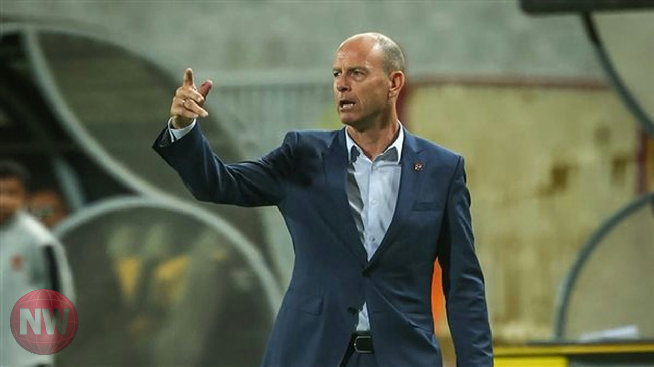 مدرب الأهلي يتابع مواهب الناشئين بحثاً عن مهاجم جديد