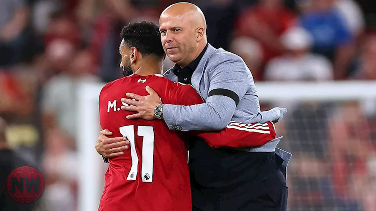 سلوت يتحدث عن مستقبل محمد صلاح ويتمنى له لقبين مع ليفربول