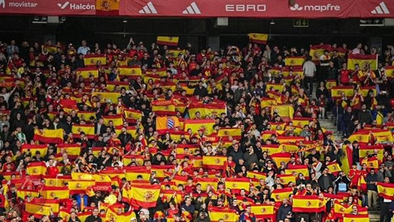 فيفا يحقق في هتافات عنصرية خلال ودية مصر وإسبانيا