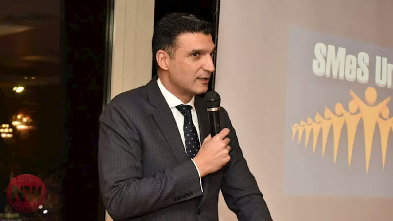 وزير الصناعة المصري يبحث مع سان جوبان توسعات بقناة السويس والسادات