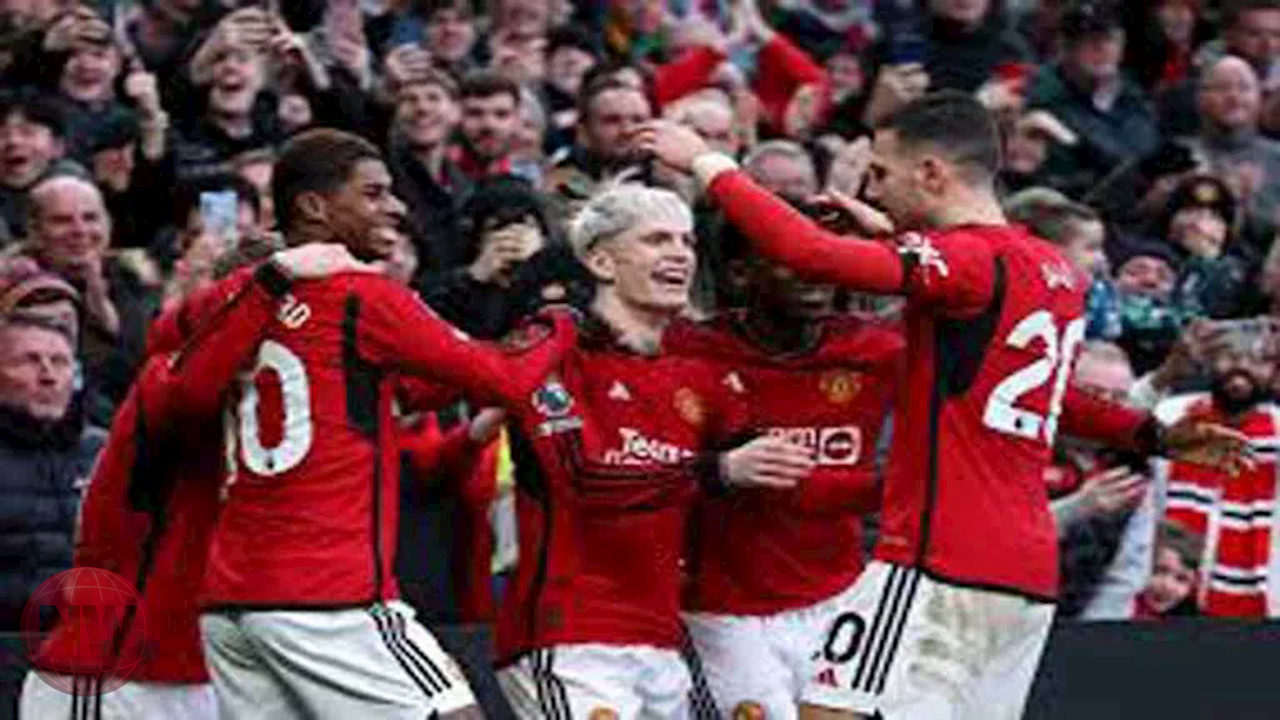 مانشستر يونايتد يستضيف ليدز يونايتد في صراع الدوري الإنجليزي