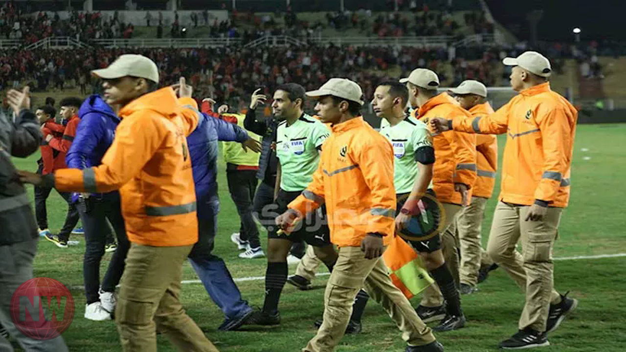 أزمة التحكيم تضرب الدوري المصري: أندية تهدد بالانسحاب