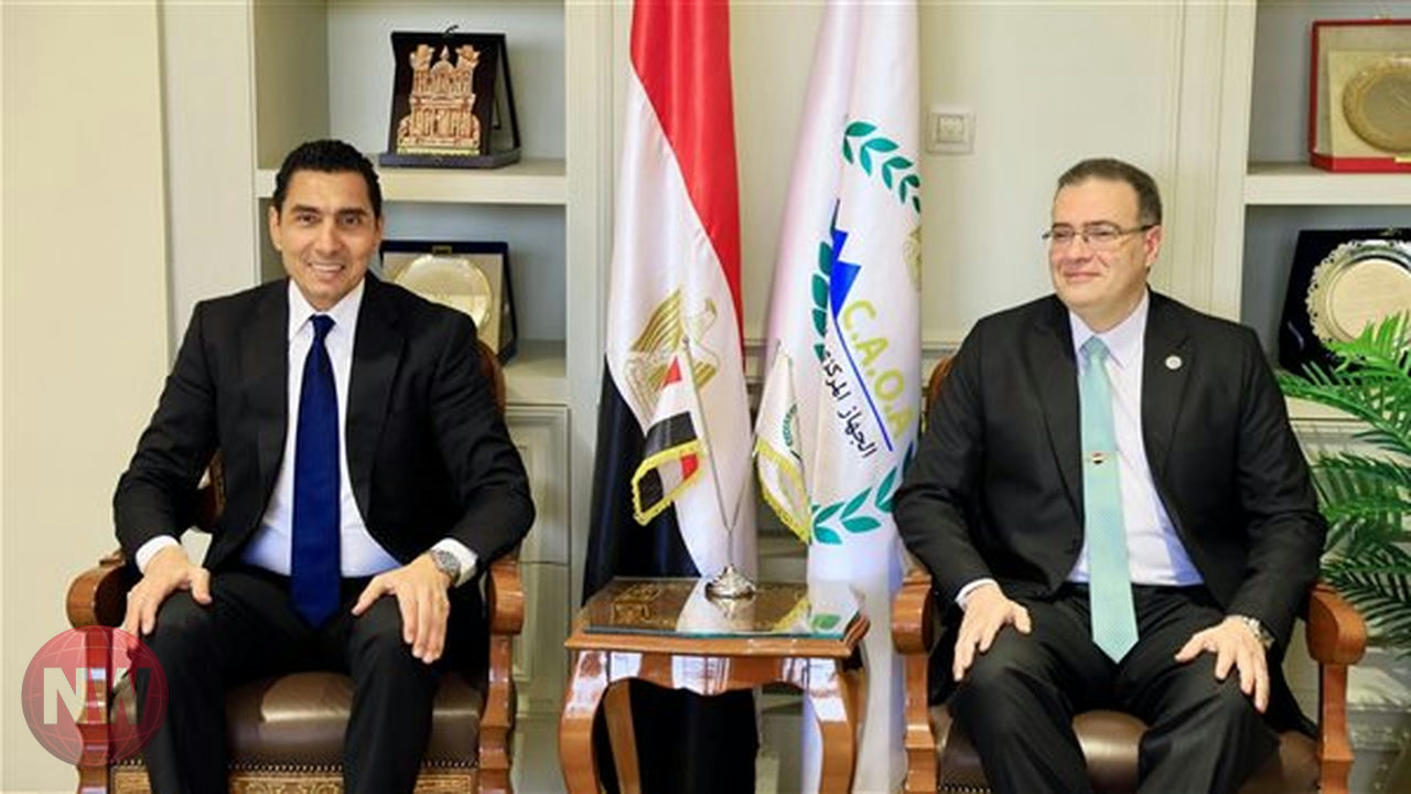 وزير الرياضة يبحث تطوير الإدارة الحكومية ويهنئ منتخب التجديف