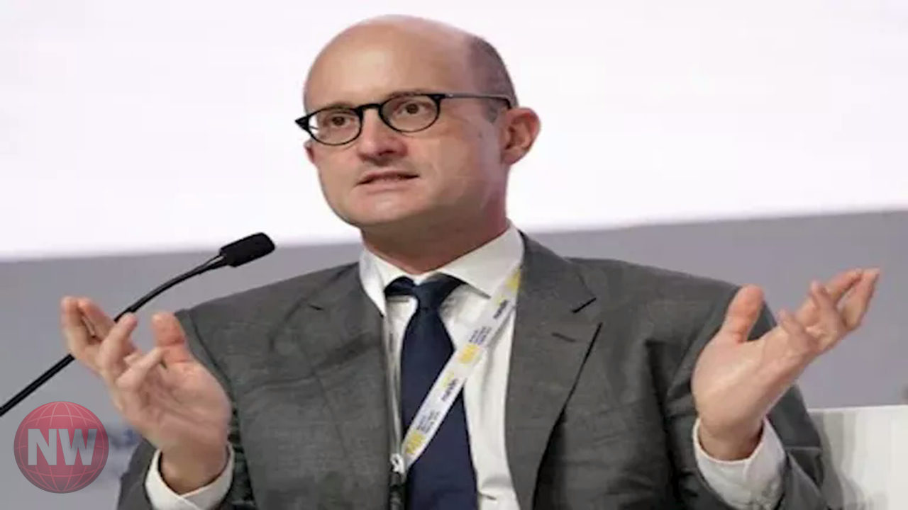 محلل اقتصادي يشيد بـ"القرار الصحيح" للجنيه المصري أمام الدولار