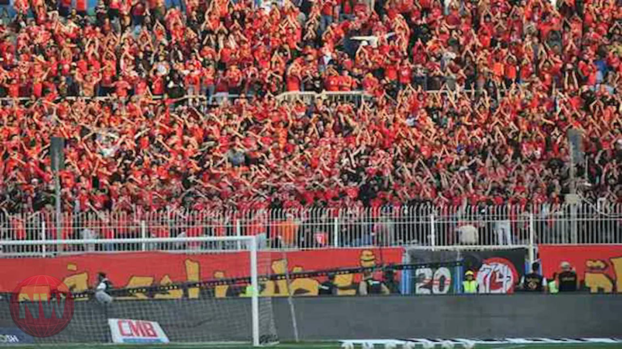 جماهير الأهلي تحتفل بتعادل الزمالك مع إنبي في الدوري المصري