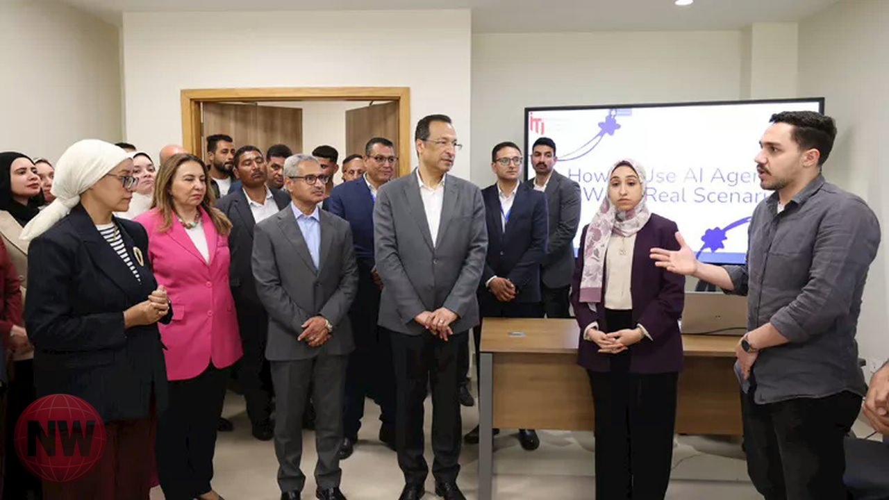 وزير الاتصالات يلتقي شباب بني سويف لدعم ريادة الأعمال الرقمية