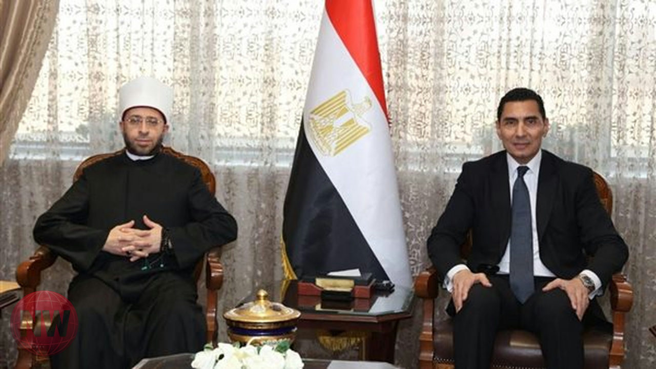 وزيرا الشباب والأوقاف يبحثان حلولاً لأراضي المنشآت الرياضية
