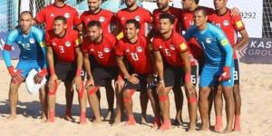 منتخب مصر بالزي الأحمر أمام المنتخب الغاني بكأس الأمم الافريقية