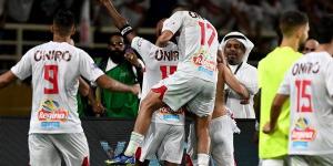 كأس
      السوبر
      المصري..
      الزمالك
      يكشف
      حقيقة
      القبض
      على
      ثلاثى
      الفريق
      فى
      الامارات