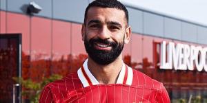 محمد
      صلاح
      يحل
      ضيفا
      على
      معرض
      ...