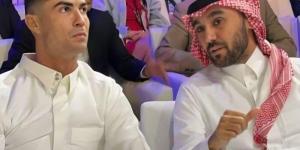 حارس النصر السعودي: كرستيانو رونالدو يحث لاعبي الفريق على الصلاة