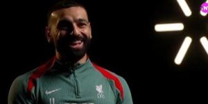 محمد
      صلاح:
      أريد
      أن
      أكون
      قدوة
      لشعبي..
      ومررت
      بأوقات
      صعبة
      للغاية