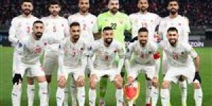 منتخب
      البحرين
      يتوج
      بكاس
      الخليج
      العربي
      بالفوز
      على
      عمان
      (1/2)
      في
      المباراة
      النهائية