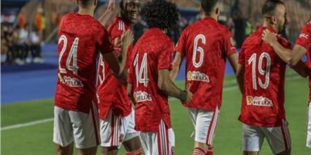 الكاف يوجه تحذيرا للأهلي والزمالك قبل مباراة السوبر.. ماذا يحدث؟