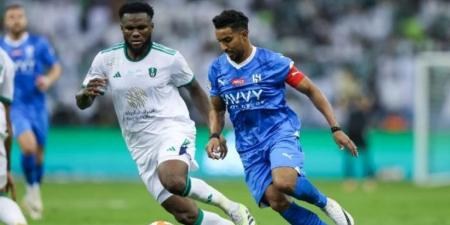 أهلي جدة يحسم الشوط الأول أمام الهلال في الدوري السعودي