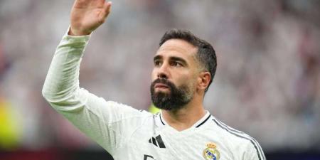 بعد إعلان غيابه عن الملاعب لمدة 10 أشهر ..ريال مدريد يُجدد عقد كارفخال حتى 2026