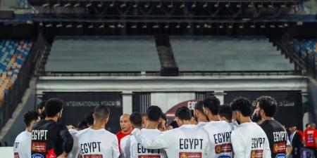 لاعبو المنتخب يوجهون رسالة مثيرة للجماهير قبل مباراة موريتانيا (فيديو)