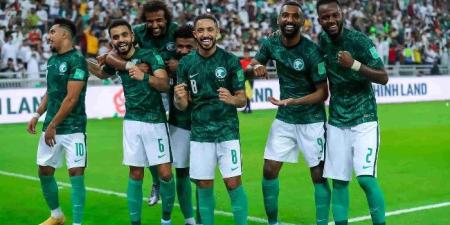 «الخبرة هتفرق»، المنتخب السعودي «حيران» بين رينارد ولوشيسكو لقيادة الأخضر