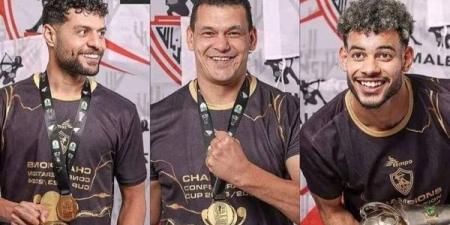 محمد
      بن
      زايد
      يعفو
      عن
      ثلاثي
      نادي
      الزمالك
      المحبوسين
      فى
      دولة
      الأمارات