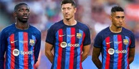 استبعاد
      6
      لاعبين..
      غيابات
      برشلونة
      ضد
      النجم
      الأحمر
      بدوري
      أبطال
      أوروبا