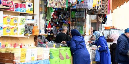 مزور
      يعترف
      بقوة
      "الحانوت"
      ..
      واحجيرة
      يطمح
      لتطوير
      التجارة
      الخارجية