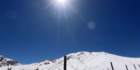 التقلبات
      الجوية
      تفرج
      عن
      تساقطات
      مطرية
      وثلجية
      في
      مناطق
      بالمغرب