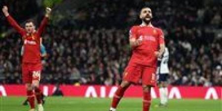 جماهير
      ليفربول
      تكافئ
      محمد
      صلاح
      بعد
      تألقه
      أمام
      توتنهام