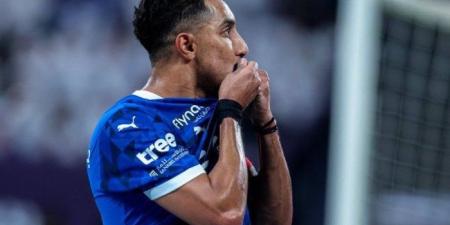 "الدوسري" يسجل هدف التعادل للهلال في شباك الاتحاد (فيديو)