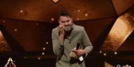 ملك
      المقالب..
      رامز
      جلال
      يخدع
      الحاضرين
      في
      حفل
      Joy
      awards