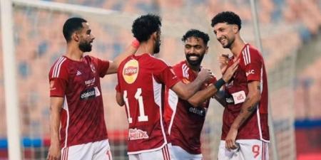 الأهلي
      يستعد
      لمواجهة
      طلائع
      الجيش
      في
      الدوري