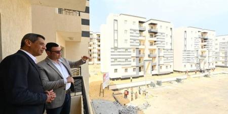 «الشربينى»
      يتفقد
      مشروع
      «الإسكان
      الحر»
      بالسويس
      الجديدة