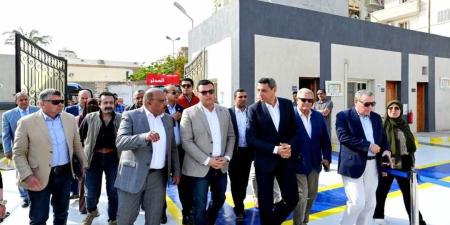 وزير
      الإسكان
      ومحافظ
      السويس
      يتفقدان
      محطتي
      رفع
      صرف
      صحى
      بحي
      السويس