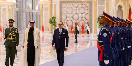 سفير
      الإمارات
      بالمغرب
      يقارب
      الدبلوماسية
      والشراكات
      الاستراتيجية
      بين
      البلدين