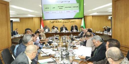 محافظ
      الجيزة
      يتابع
      الاستعدادات
      لاستقبال
      امتحانات
      نهاية
      العام
      الدراسي
