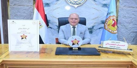 رئيس
      جامعة
      سوهاج
      يقود
      إنجازًا
      طبيًا
      تاريخيًا
      بحصد
      درع
      المستشفيات