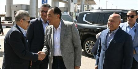 رئيس
      الوزراء:
      نسعي
      لتحويل
      المنطقة
    ...