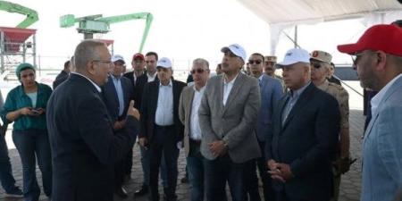 يوفران أكثر من 1,000 فرصة عمل.. رئيس الوزراء يتفقد مشروعي "رووتس" و"سكاي للموانيء"